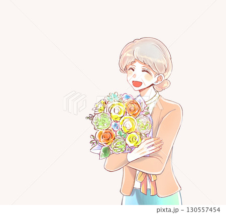花束を持つおばあさん 花束を持つおばあさん 130557454