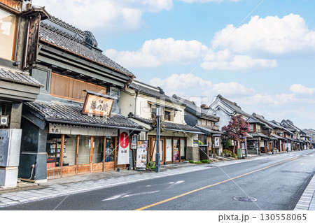 埼玉県川越市　小江戸川越一番街商店街 蔵造りの町並み 130558065