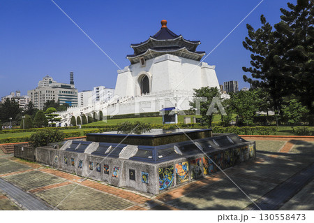 台湾　台北市の国立中正紀念堂 130558473