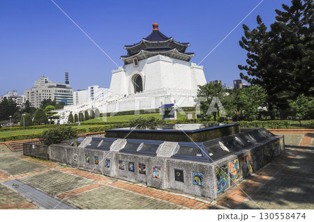 台湾　台北市の国立中正紀念堂 130558474