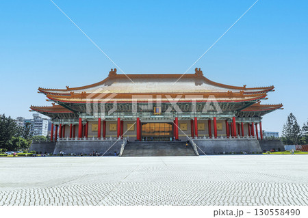 台北市　国立中正紀念堂自由広場の国家劇場(国家戯劇院) 130558490