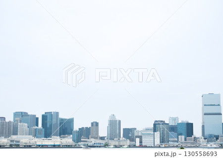 背景　ビル群　 130558693