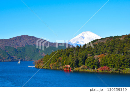 秋　元箱根　芦ノ湖　富士山 130559559