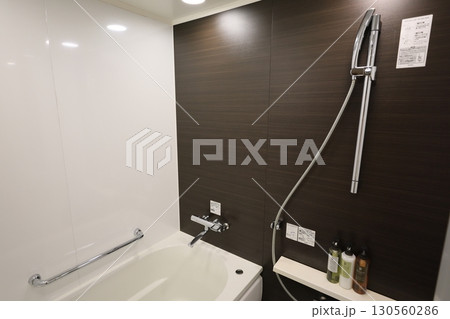 お風呂 風呂 浴室 130560286