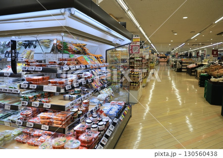 スーパー スーパーマーケット 日本 130560438