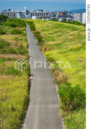 菅原城北大橋から望む淀川右岸側の風景　大阪市 130560749