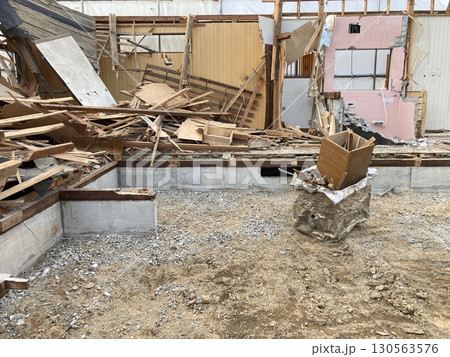 解体工事現場 130563576