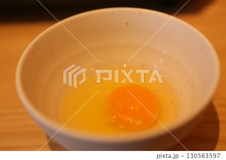 生卵 生たまご 生玉子 130563597