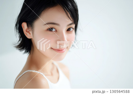 若い女性のビューティーイメージ 130564588