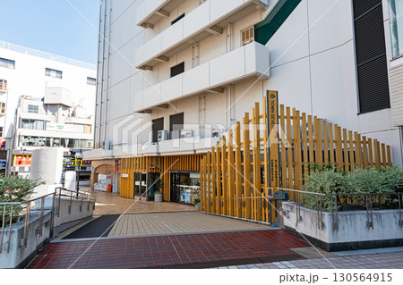 荻窪タウンセブンの2階入口　荻窪駅西口　東京都杉並区上荻 130564915