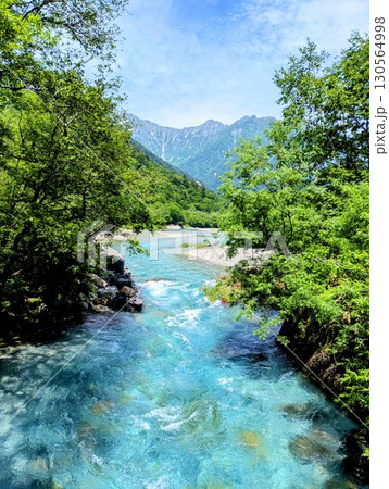 新緑に包まれる秘境 新緑に包まれる秘境 130564998