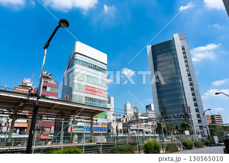 JR荻窪駅　南口から北口方向を眺める　東京都杉並区上荻 130565010