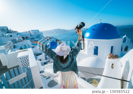 ギリシャのサントリーニ島の美しい朝 130565522