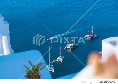 ギリシャのサントリーニ島の美しい朝 130565525