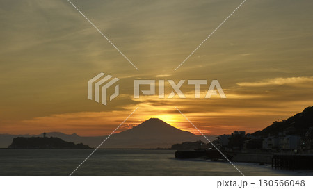 稲村ケ崎公園からのダイヤモンド富士 稲村ケ崎公園からのダイヤモンド富士 130566048