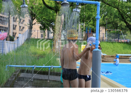 スイミングプール 水泳場 水泳プール 130566376