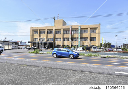 国道17号バイパスの風景 埼玉県・さいたま市・西区 大宮西警察署 (走行中撮影) 国道17号バイパスの風景 埼玉県・さいたま市・西区 大宮西警察署 (走行中撮影) 130566926