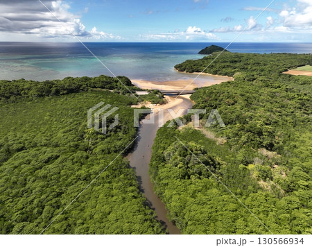 夏の沖縄県石垣島に広がる美しい風景 夏の沖縄県石垣島に広がる美しい風景 130566934