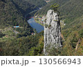 日本の黄山、備中高梁の夫婦岩を見下ろす 130566943