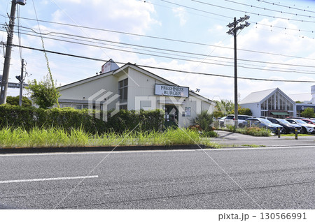 国道17号バイパスの風景　埼玉県・さいたま市・西区　大宮西警察署付近の風景（走行中撮影） 130566991