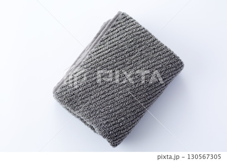 新しいグレーのフェイスタオル 新しいグレーのフェイスタオル 130567305