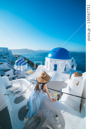 サントリーニのブルードーム 130567751