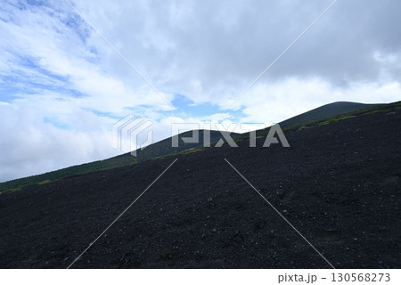 富士山、登山、富士宮ルート、静岡県 130568273