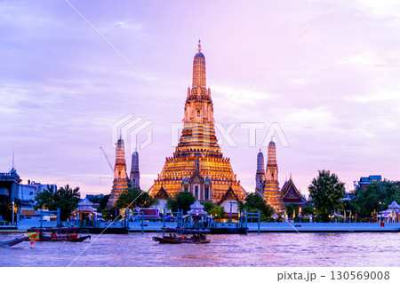 ワットアルン　夕景 130569008