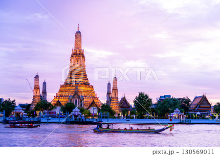 ワットアルン　夕景 130569011
