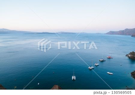 ギリシャのサントリーニ島の美しい風景 130569505