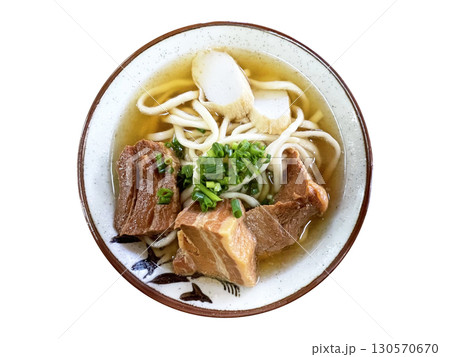おいしそうな沖縄そば 三枚肉そば 沖縄料理 郷土料理 130570670