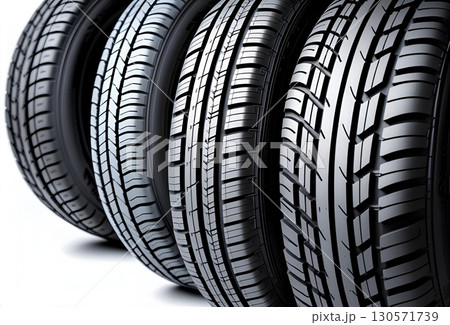 並べた夏タイヤのトレッドパターン 並べた夏タイヤのトレッドパターン 130571739