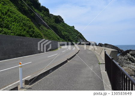 山形県庄内地方の海岸道路 山形県庄内地方の海岸道路 130583649