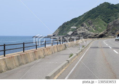 山形県庄内地方の海岸道路 130583653