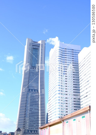 都会の街並みの風景 都会の街並みの風景 130586580