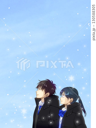 静かに降る雪、空を見上げる高校生または中学生の男女のアニメ風イラスト、左に余白 静かに降る雪、空を見上げる高校生または中学生の男女のアニメ風イラスト、左に余白 130588305