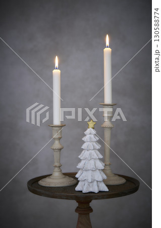 クリスマスイメージ　卓上クリスマスツリー 130588774