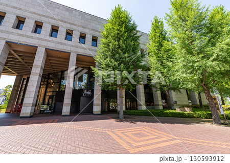 栃木県宇都宮市　快晴の栃木県総合文化センター 130593912