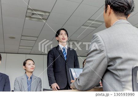 グループ面接 集団面接 グループ面接 集団面接 130593990