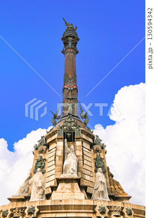バルセロナ旧市街のコロンブスの塔の景観 バルセロナ旧市街のコロンブスの塔の景観 130594342