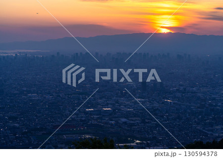 《大阪府》大阪の全景夜景・ぼくらの広場の眺望 130594378