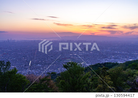 《大阪府》大阪の全景夜景・ぼくらの広場の眺望 《大阪府》大阪の全景夜景・ぼくらの広場の眺望 130594417
