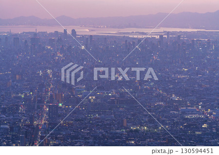 《大阪府》大阪の全景夜景・ぼくらの広場の眺望 130594451