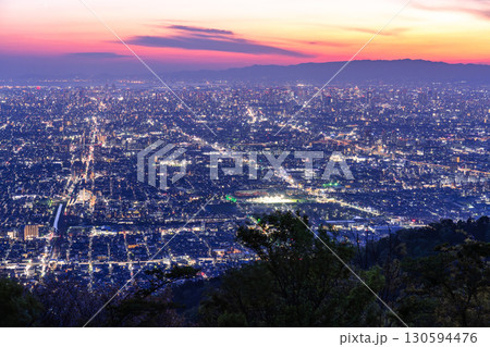 《大阪府》大阪の全景夜景・ぼくらの広場の眺望 130594476