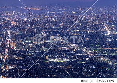 《大阪府》大阪の全景夜景・ぼくらの広場の眺望 130594479