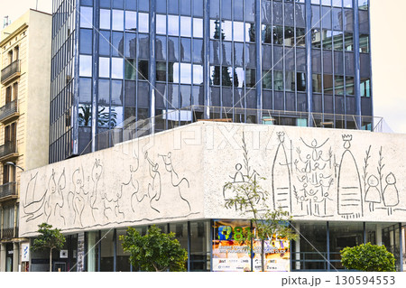 バルセロナのピカソ美術館の壁画 バルセロナのピカソ美術館の壁画 130594553