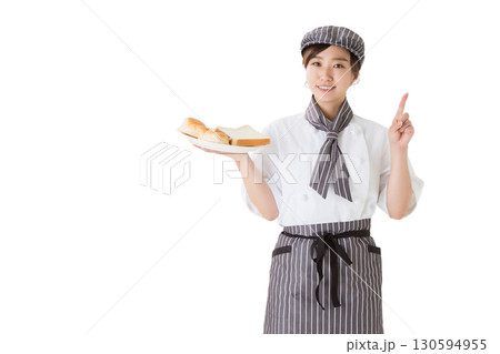 コックコートを着た女性（パン屋,ベーカリー,切り抜き） 130594955