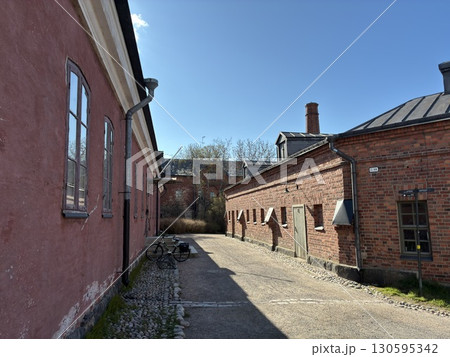 フィンランドのスオメンリンナ島の街並み フィンランドのスオメンリンナ島の街並み 130595342