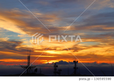 鰐塚山から望む夕景 夕焼け空 電波塔 鰐塚山から望む夕景 夕焼け空 電波塔 130595590
