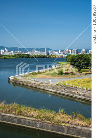 淀川毛馬閘門の水路　大阪市 130595957